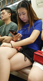 两个少妇的性感美腿