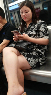 黑色连衣裙丰满OL少妇