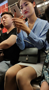 丝袜包臀短裙美少妇