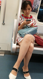 丝袜美腿白色高跟少妇