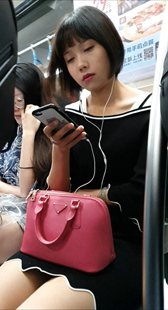 连衣裙短发OL美女