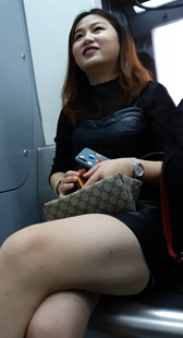 黑色包臀短裙丰满OL