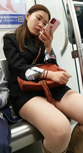 肉丝白腿OL美眉