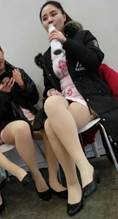 连衣短裙肉丝高跟美女模特