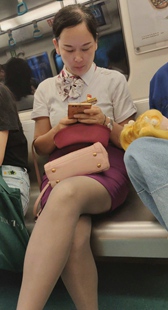 紫色包臀短裙肉丝美腿OL