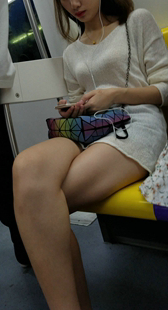 白衣连衣裙豹纹凉鞋极品美腿美女