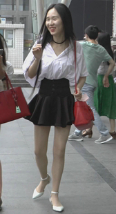 肉丝细腰美腿少女