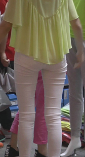 极品白色紧身裤大长腿