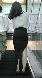 气质包臀短裙美眉韵味十足