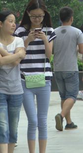 蓝色紧身裤清纯学生妹