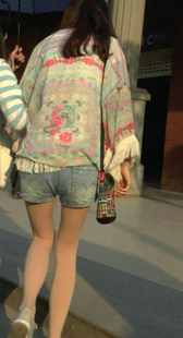 纤细美腿清纯学生妹