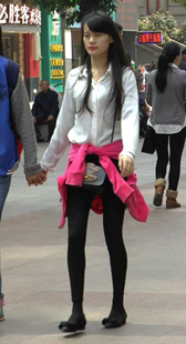 紧身裤大长腿少女