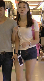 丰满热裤少女含苞待放