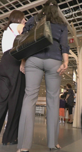 高挑西裤紧内痕大妈