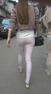 跟拍高挑小妹可惜有点瘦