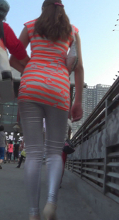 紧身小少妇臀好圆