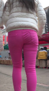 街拍紧身粉裤OL内痕紧