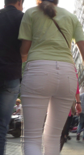 少妇紧身宽臀屁股巨大