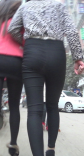 高挑长腿包臀小少女