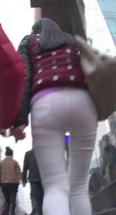 性感OL上楼梯内痕超明显