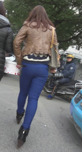 包臀打底蓝裤少妇