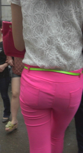 小妹屁股大身材好