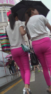 粉裤一对姐妹花