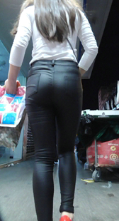 极品翘臀皮裤女神