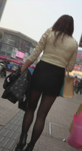 街拍性感黑丝高跟OL美女
