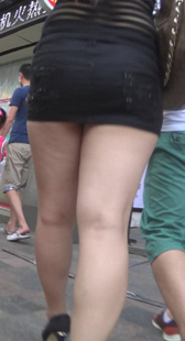 超短裤大屁股OL走路都夹这么紧