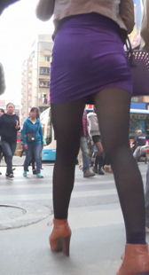 性感黑丝宽臀短裙少妇