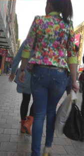 街拍美臀OL小少妇