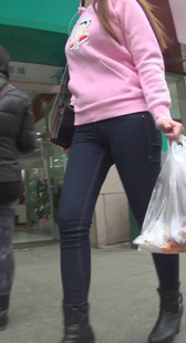 紧身牛仔OL小少妇