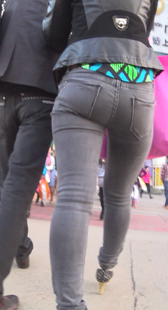 紧身牛仔小妹腰细屁股大