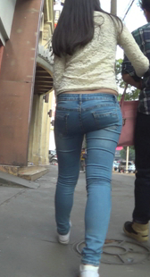 露腰大屁股少妇