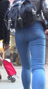 经典蓝牛包臀小少妇