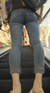 超性感紧身牛仔上电梯