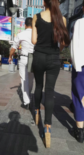 OL紧身黑牛包臀好会扭