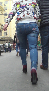 翘臀超紧蓝牛少妇