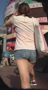 牛仔热裤小妹光线好