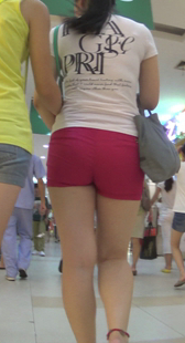 红色包臀热裤屁股大腿白