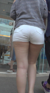 少妇屁股就是大，腿就是白