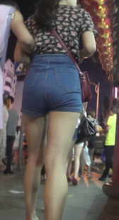 长腿高腰宽臀少妇