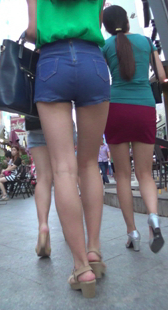 长腿包臀紧身热裤少妇