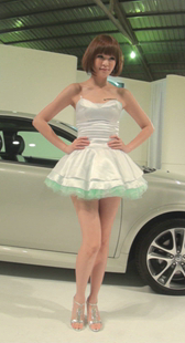 长腿妹舞蹈跳得好