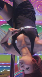 倒挂金勾胸差点掉出来