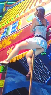 性感小妹倒挂性感白皙大腿