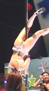 超性感丁字裤勾深屁股大倒立旋转