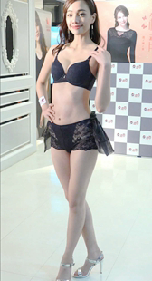 商场品牌內衣走秀