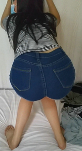 小青美女性感热裤深沟包臀模拍